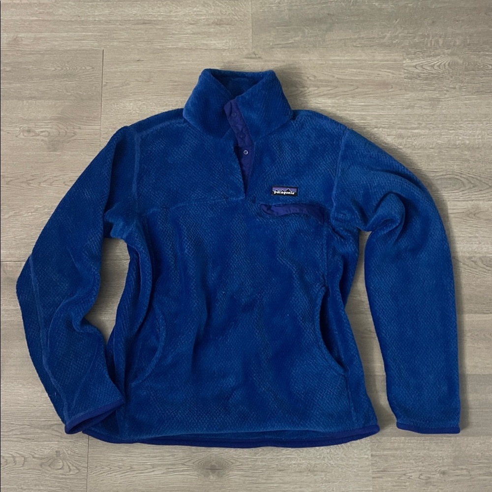 Patagonia women's Medium Royal Blue Fleece Jacket